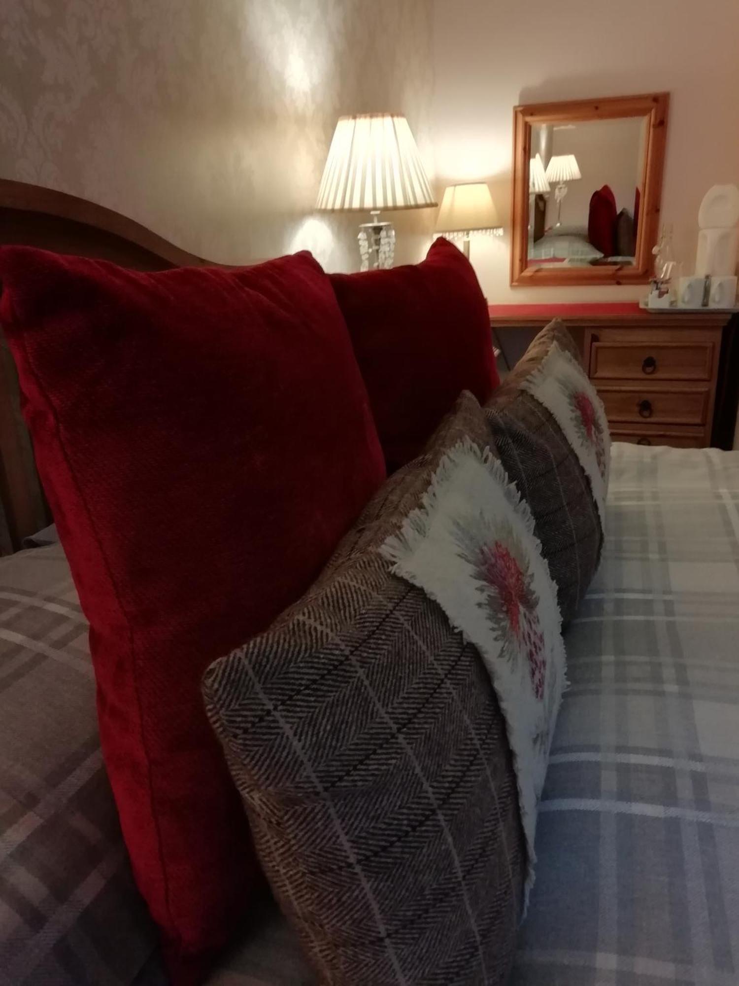 Toads Croak Bed & Breakfast Инвернес Екстериор снимка